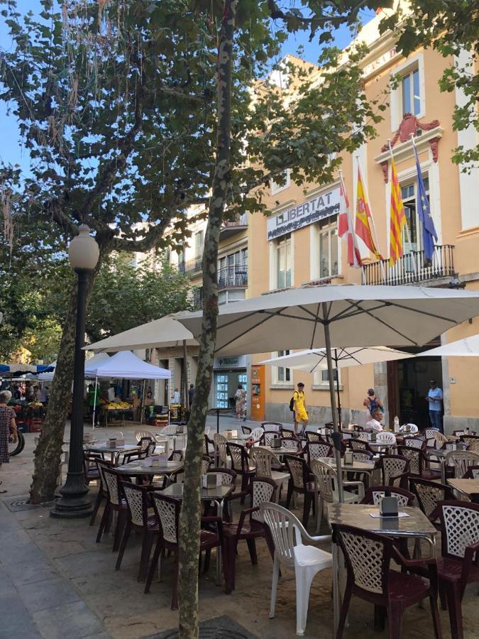 2 Bedroom Large Modern Apartment In Blanes Old Town 50M From The Beach! 외부 사진