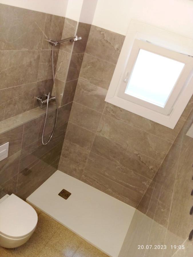 2 Bedroom Large Modern Apartment In Blanes Old Town 50M From The Beach! 외부 사진